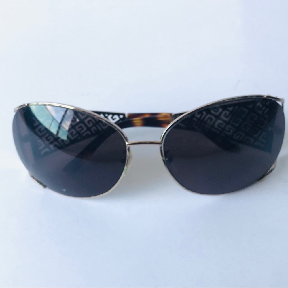 Givenchy | sunglasses - Picture 2 of 8